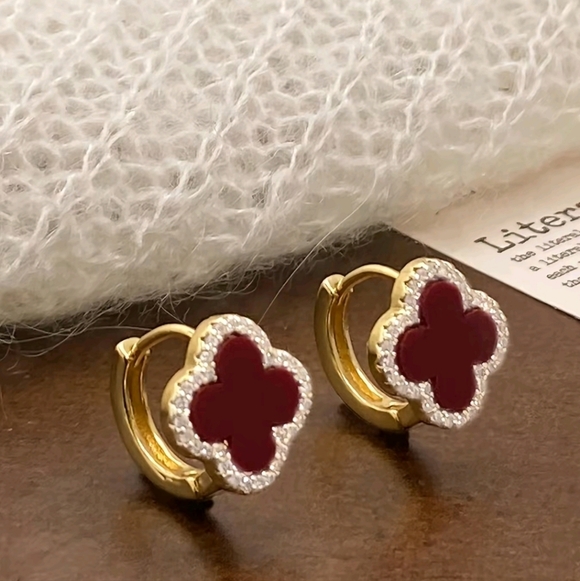 Fashion Jewelry Jewelry - Red and Gold Clover Fashion Earrings